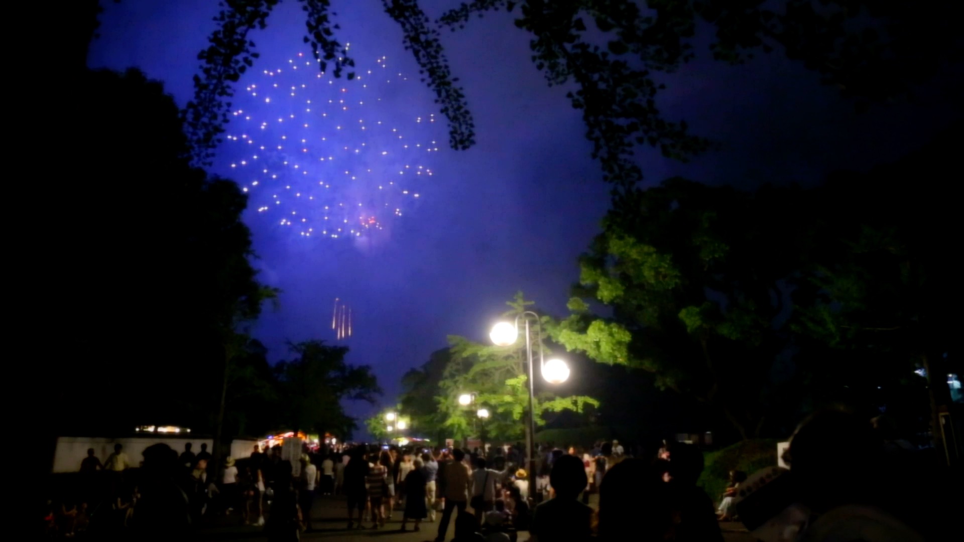 鎮魂の祈りを込めた花火