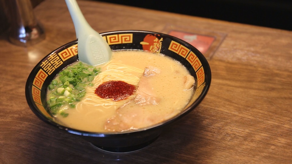 FFJ 大人気の「とんこつラーメン」